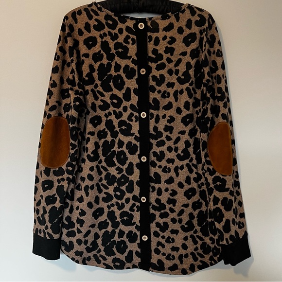 Leopard top. - Picture 3 of 7